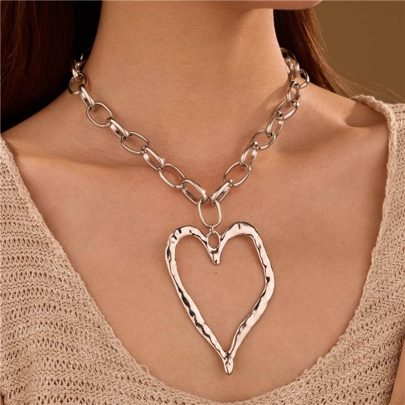 Statement Hammered Open Heart Necklace | 40NK9698