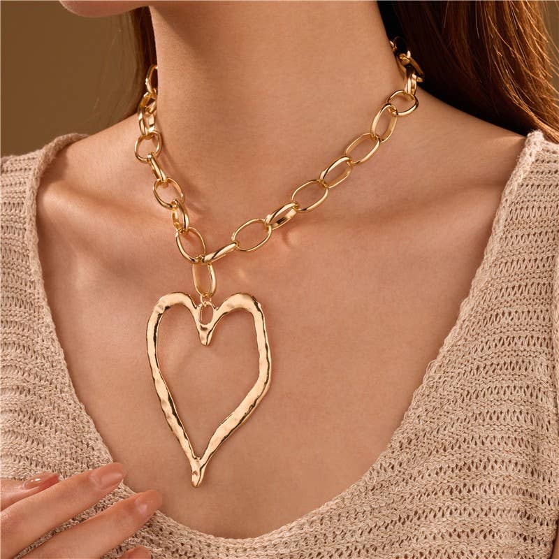 Statement Hammered Open Heart Necklace | 40NK9698