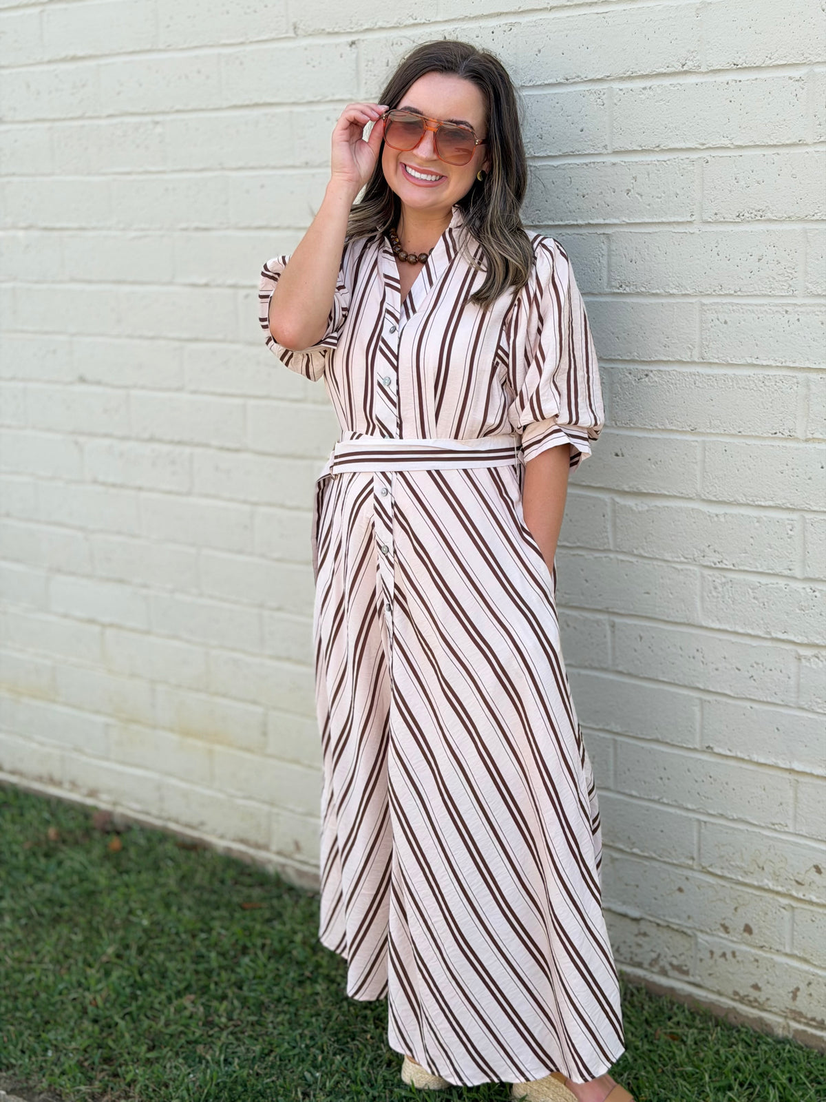 Stripe collared V-neck short puff sleeve midi dress