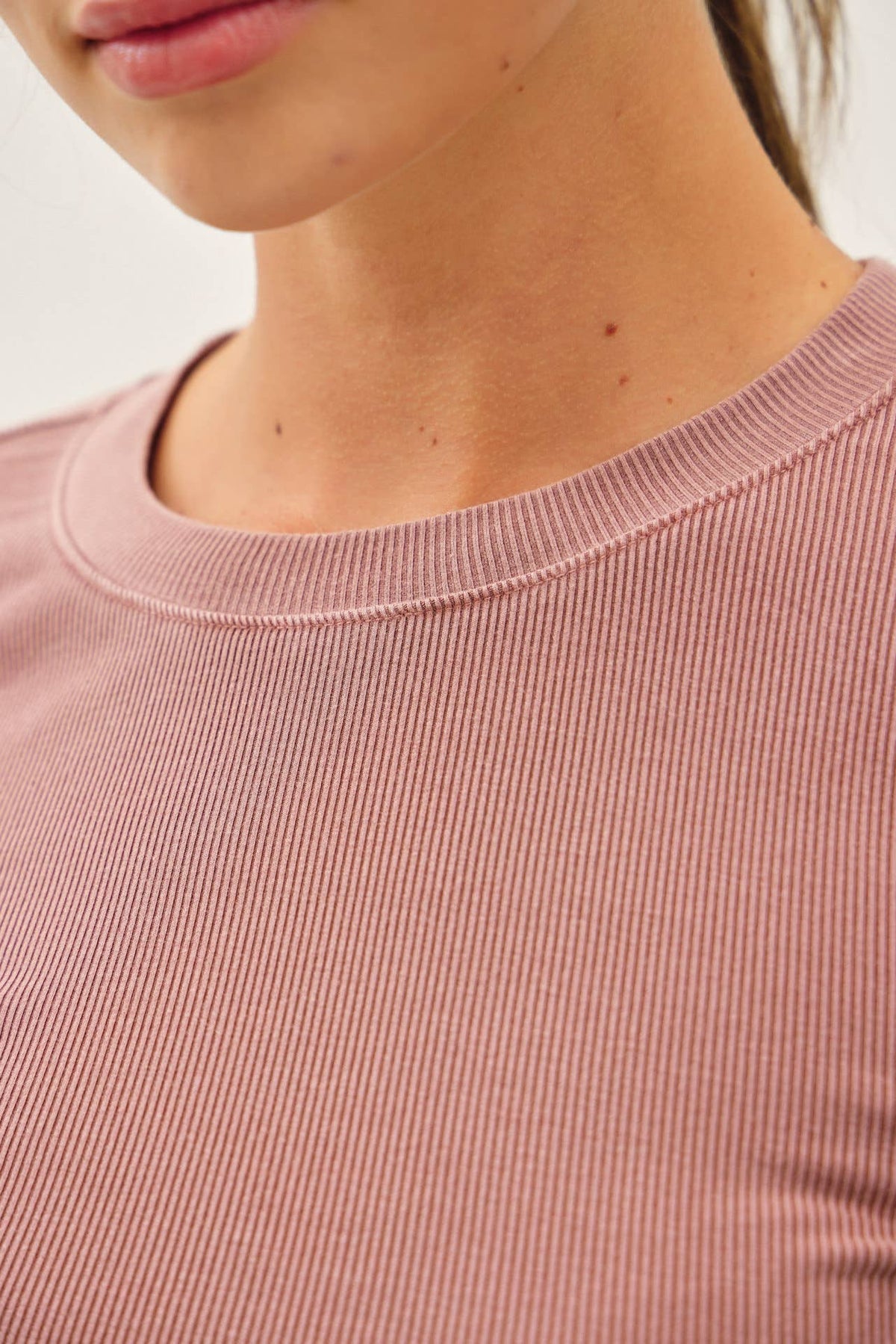 GARMENT DYE RIBBED CREWNECK LONGSLEEVE BASIC TOP