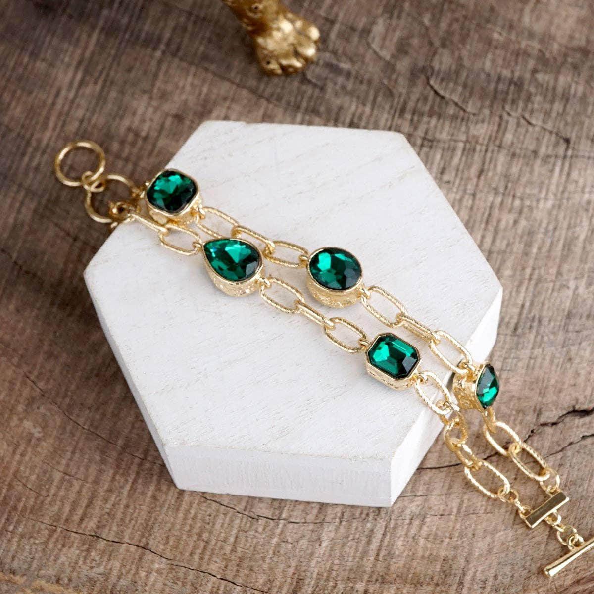 Brilliant Bond – Statement Chain Bracelets with Reflective Crystals